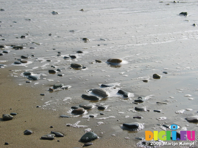 24997 Pebbles on beach